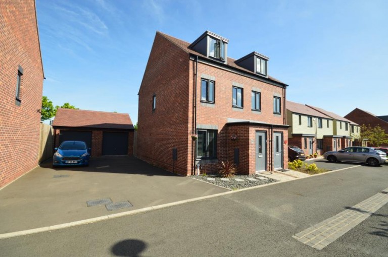 Sandhole Crescent, Lawley